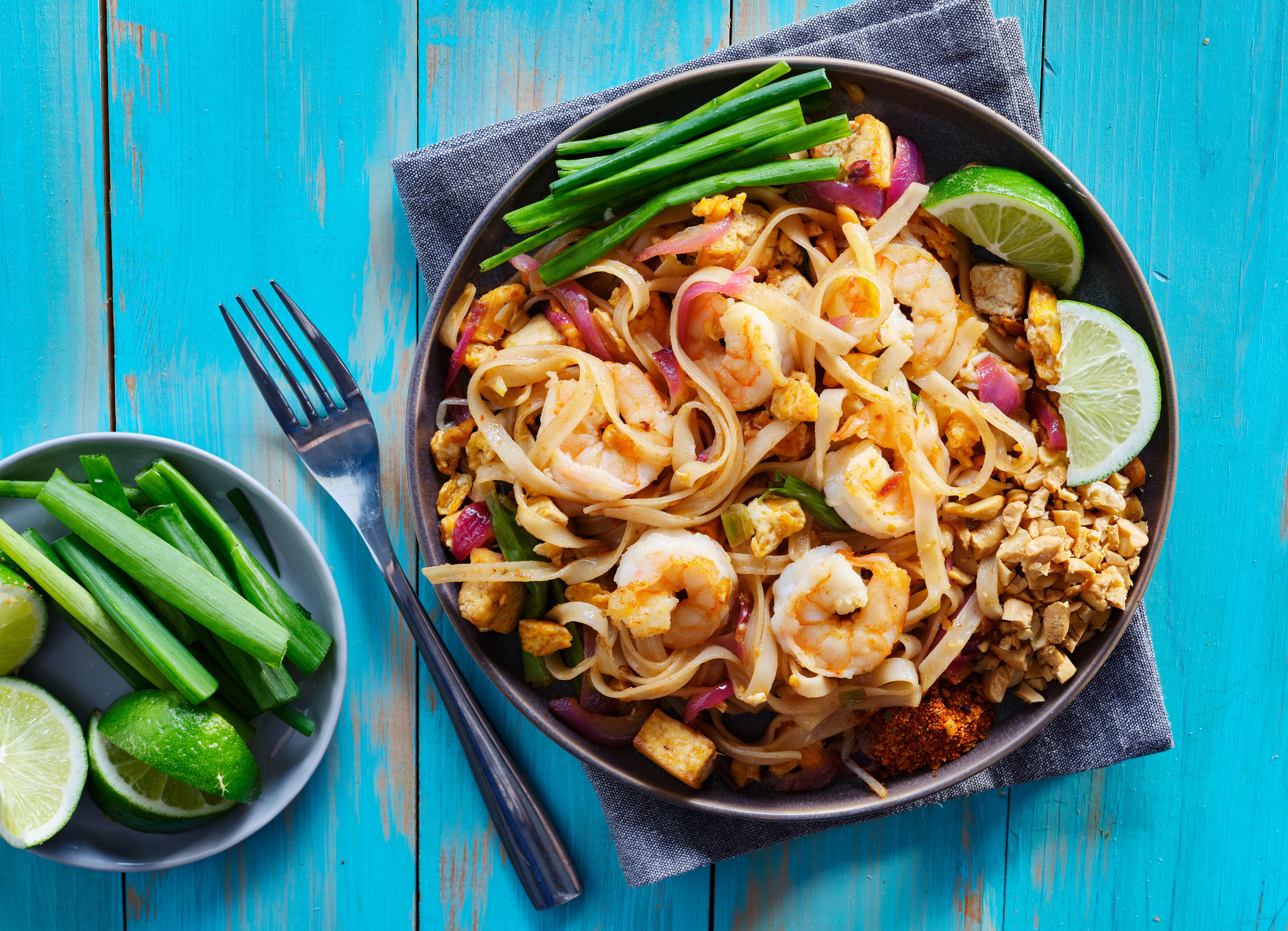 padthai PAD THAI MET KNOFLOOK GARNALEN 