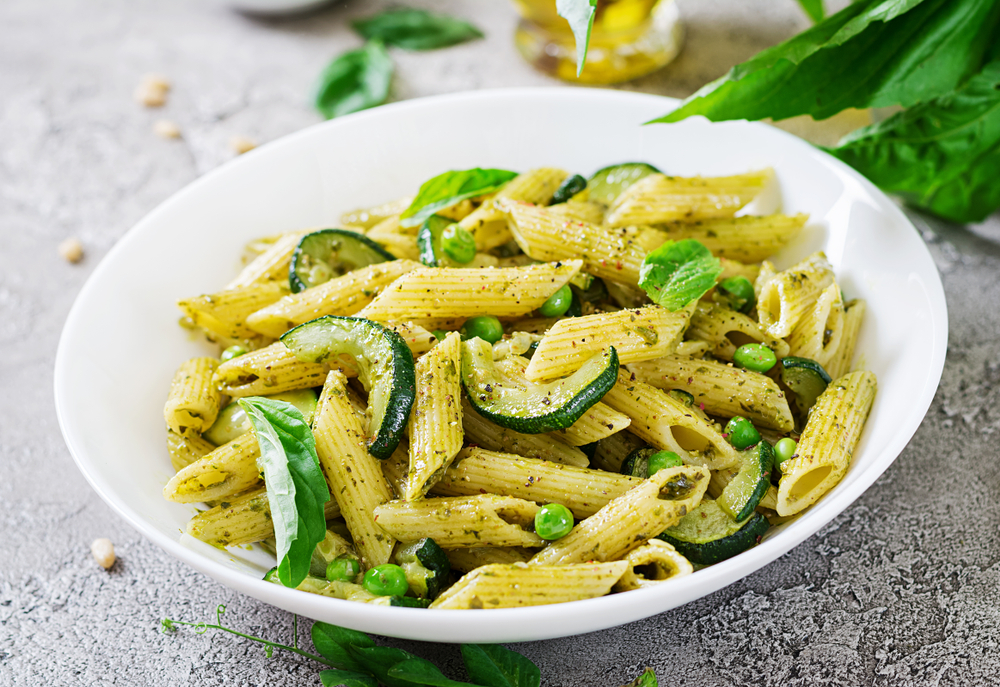 pestopastadoperwten PESTO PASTA MET COURGETTE, DOPERWTEN & MUNT 