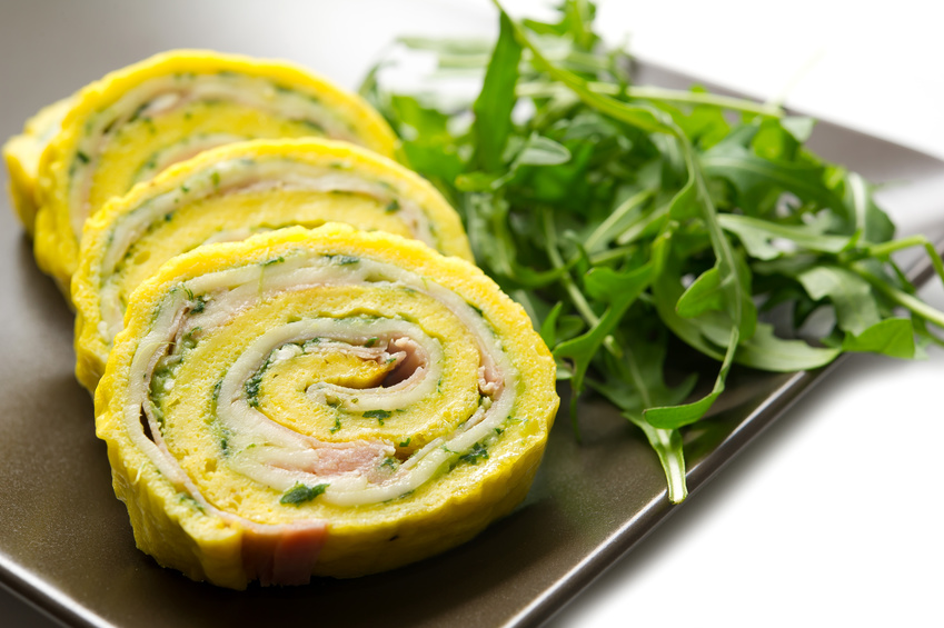 GEVULDE EI WRAP MET HAM EN PESTO