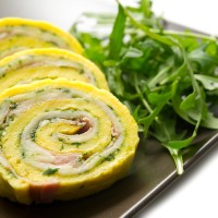 GEVULDE EI WRAP MET HAM EN PESTO