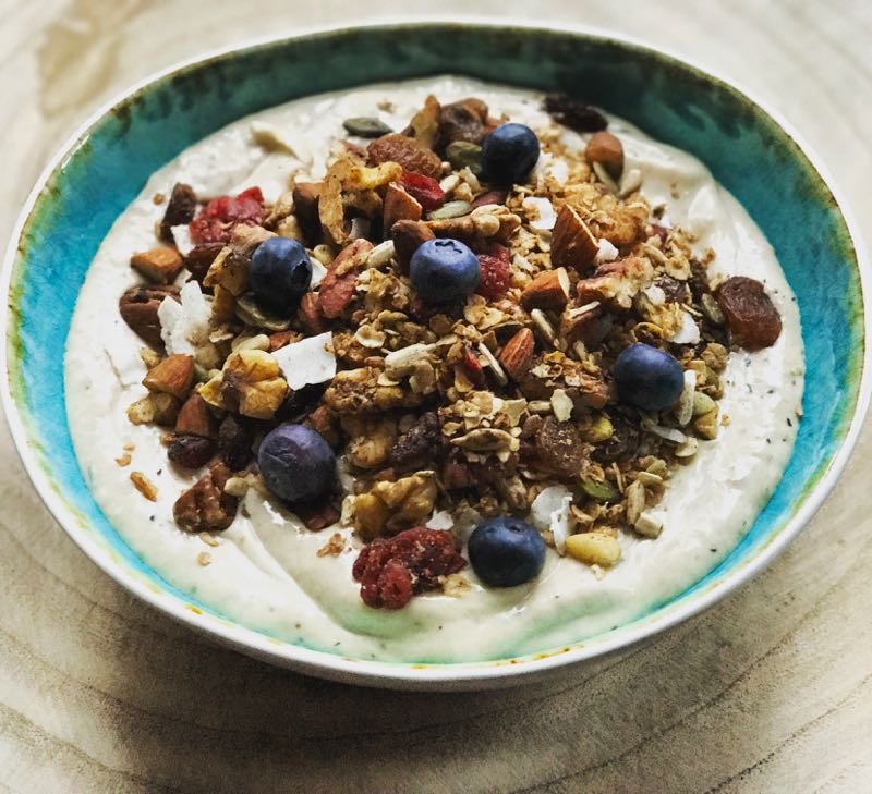 SMOOTHIE BOWL MET HOMEMADE GRANOLA