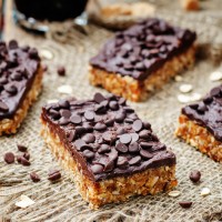 VEGAN PEANUTBUTTER &amp; CHOCOLATE BARS 