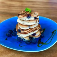 FLUFFY BLUEBERRY PANCAKES