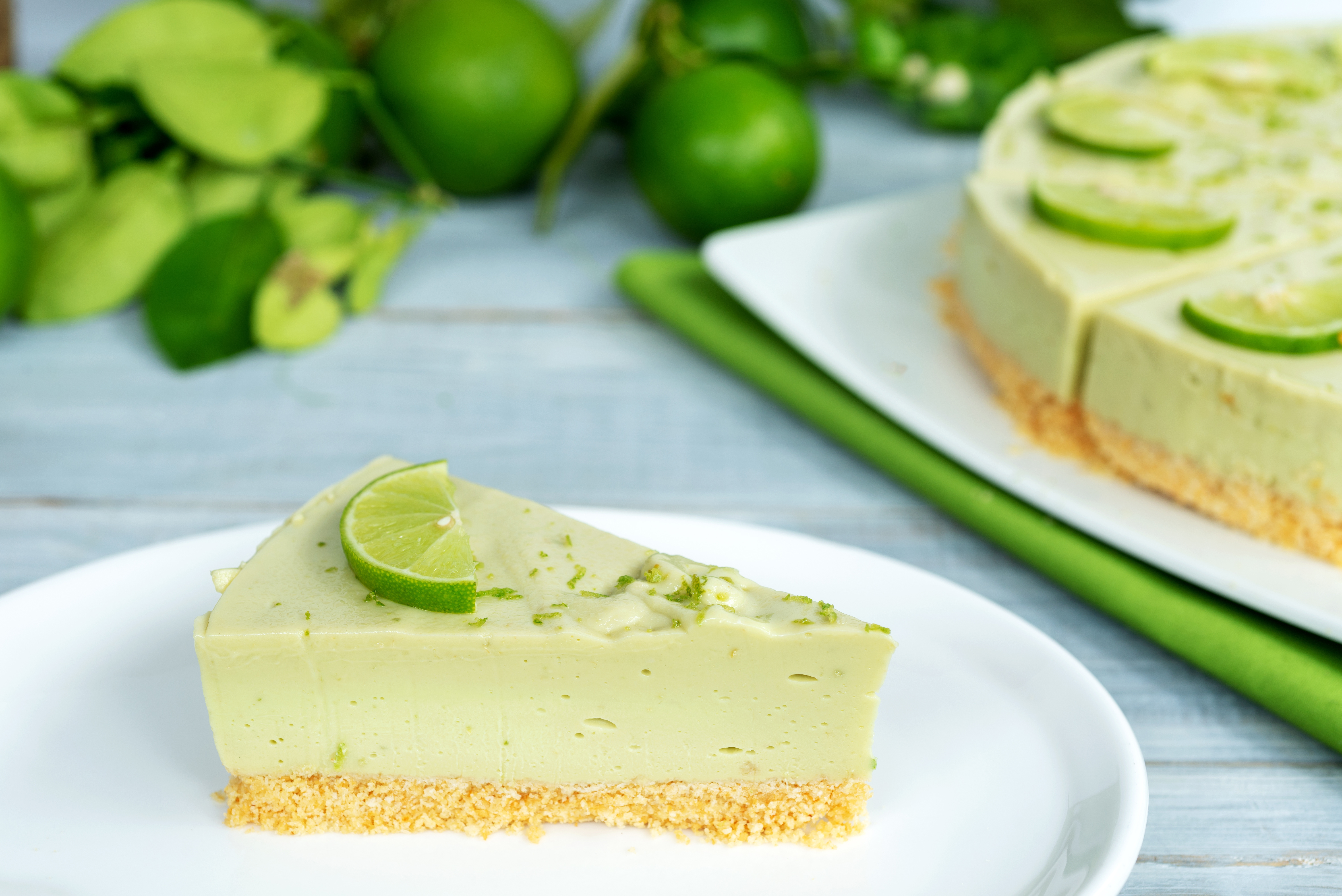 RAW AVOCADO CHEESECAKE 