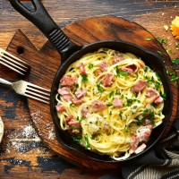 SPAGHETTI CARBONARA MET PARMEZAAN 